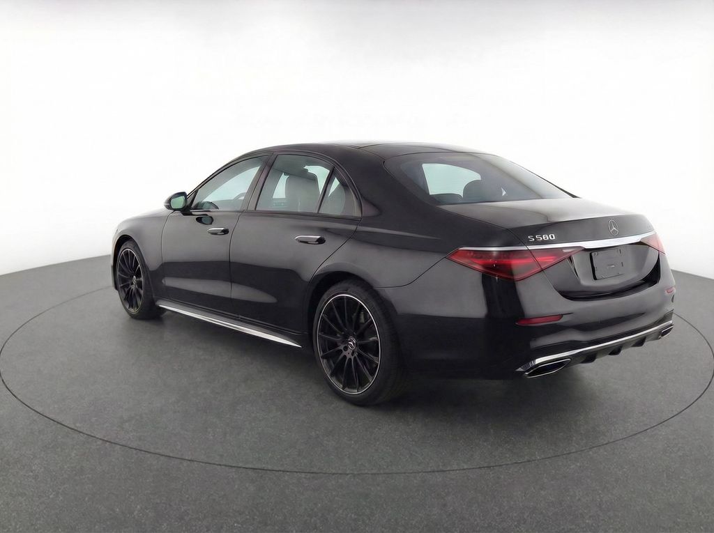Thumbnail: 2024 Mercedes-Benz S-Class - 3