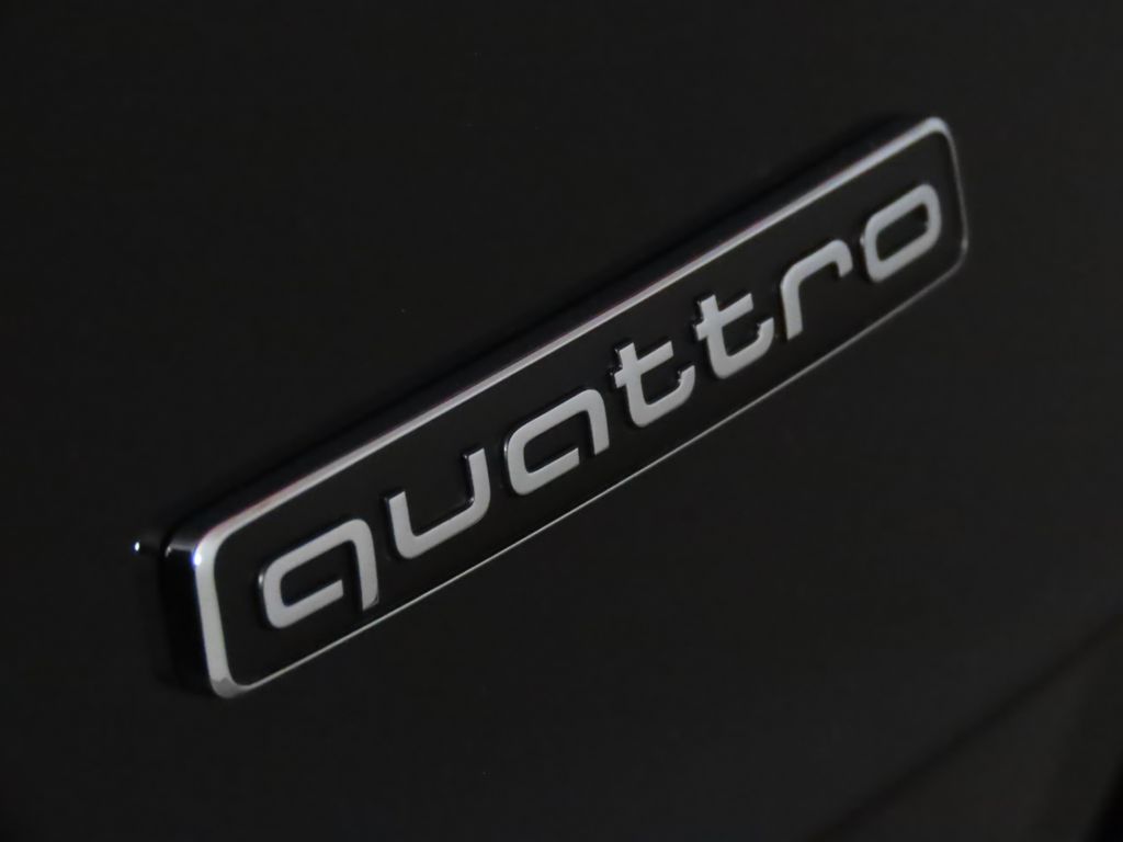 Thumbnail: 2025 Audi Q3 - 10