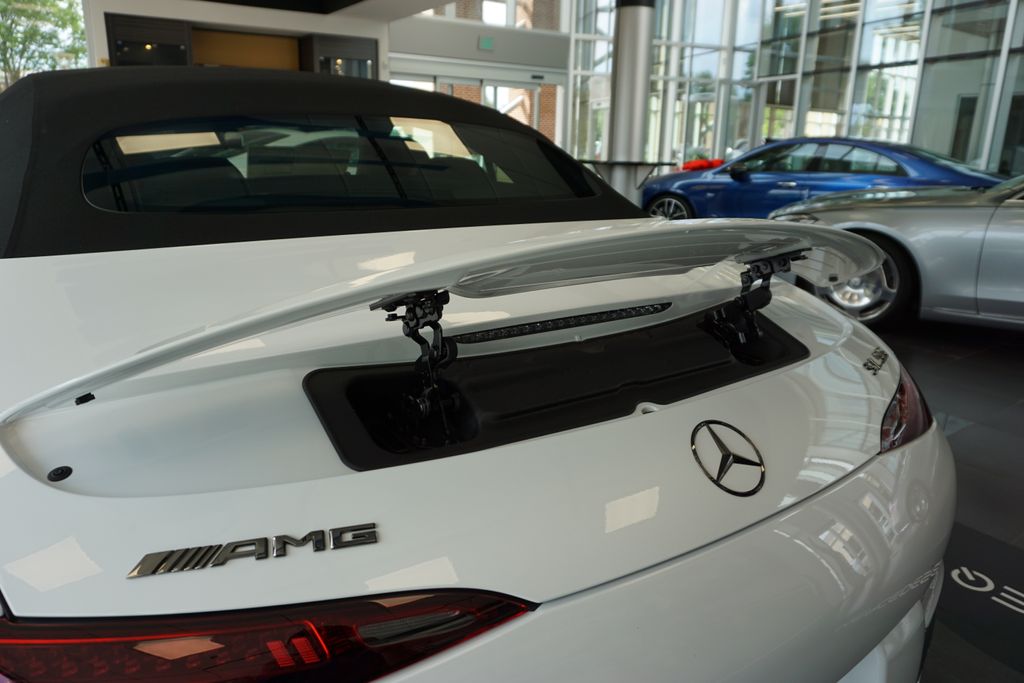 Thumbnail: 2025 Mercedes-Benz SL-Class - 22