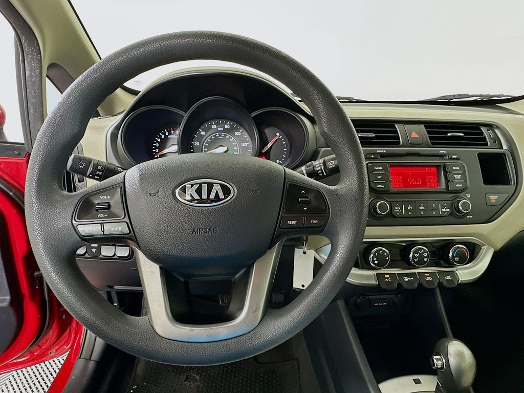 Thumbnail: 2013 Kia Rio - 11