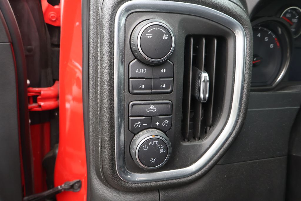 Thumbnail: 2019 Chevrolet Silverado 1500 - 16