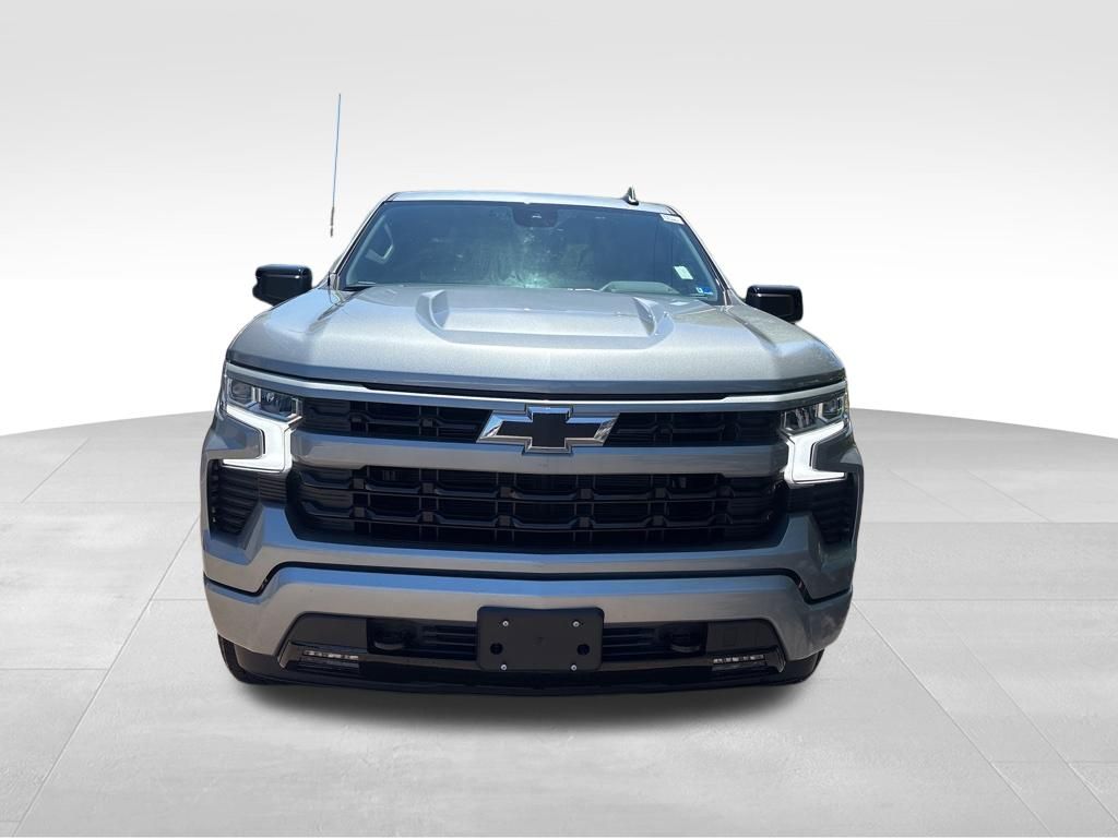 Used 2025 Gray Chevrolet RST image 2