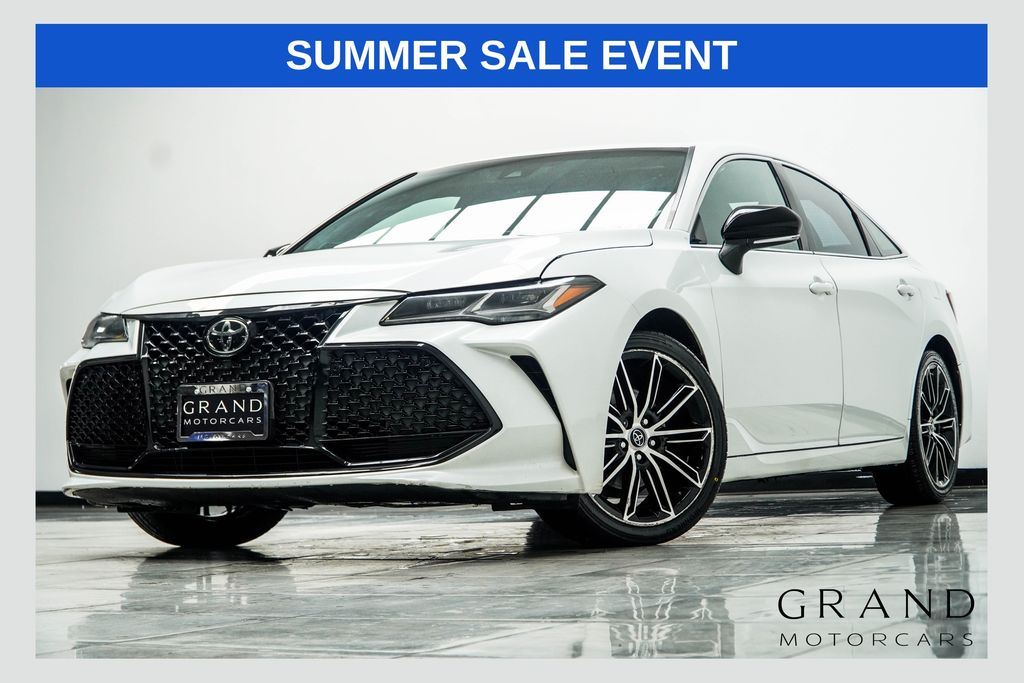Pearl 2020 Toyota Avalon Sedan Front-Wheel Drive 8-Speed Automatic