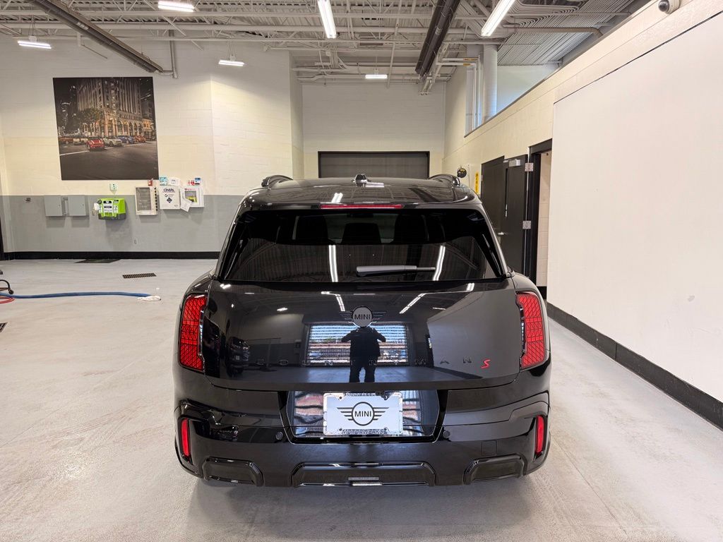 Thumbnail: 2027 MINI Cooper Countryman - 4