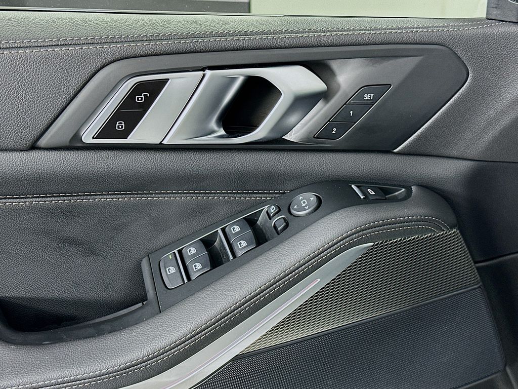 Thumbnail: 2021 BMW X5 - 18