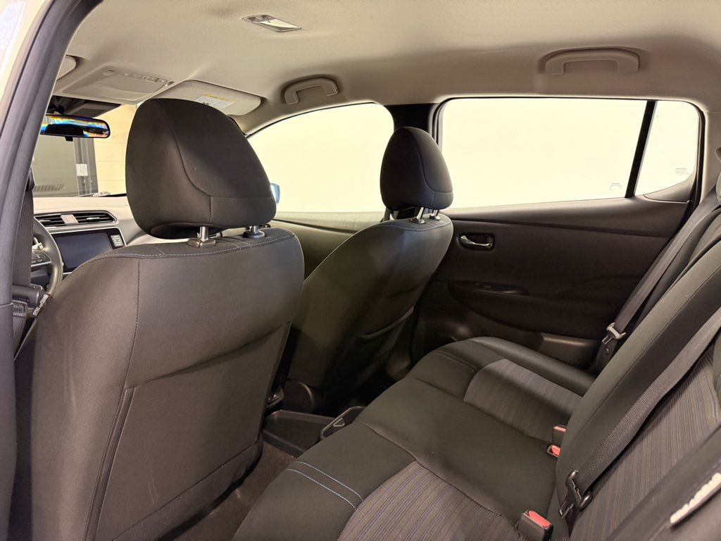 Thumbnail: 2022 Nissan Leaf - 21