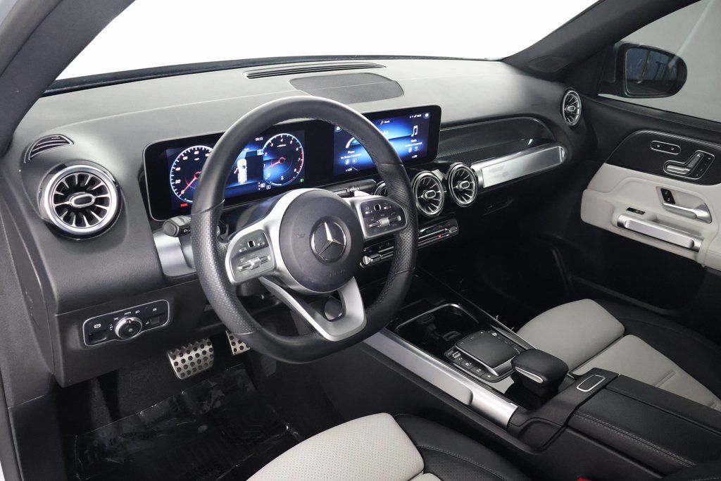 Thumbnail: 2021 Mercedes-Benz GLB - 7