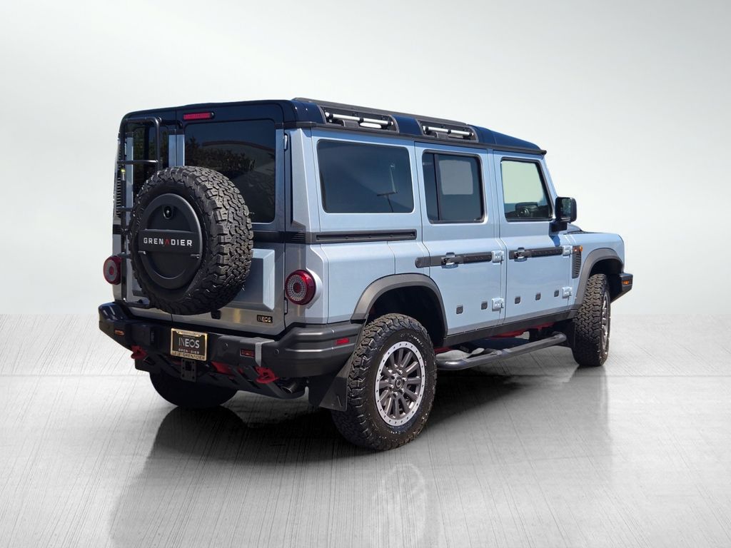 View vehicle photo 4