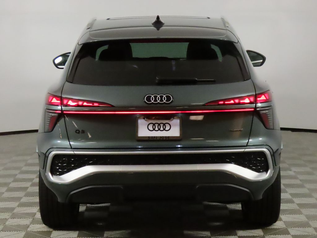 Thumbnail: 2026 Audi Q3 - 4