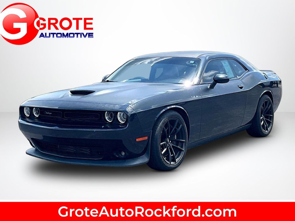 Gray (Maximum Steel Metallic Clearcoat) 2017 Dodge Challenger Coupe Rear-Wheel Drive 6-Speed Manual