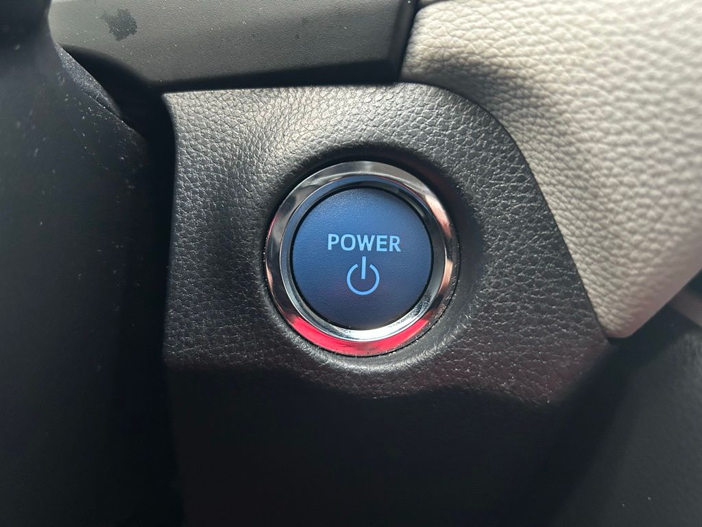 Thumbnail: 2021 Toyota RAV4 - 26