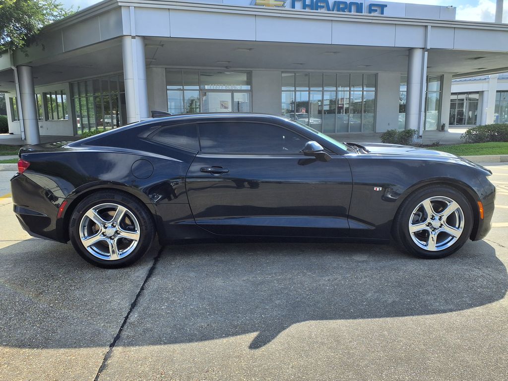 Used 2022 Black Chevrolet 1LT image 4