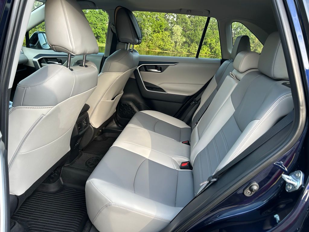 2024 Toyota RAV4 XLE Premium 13