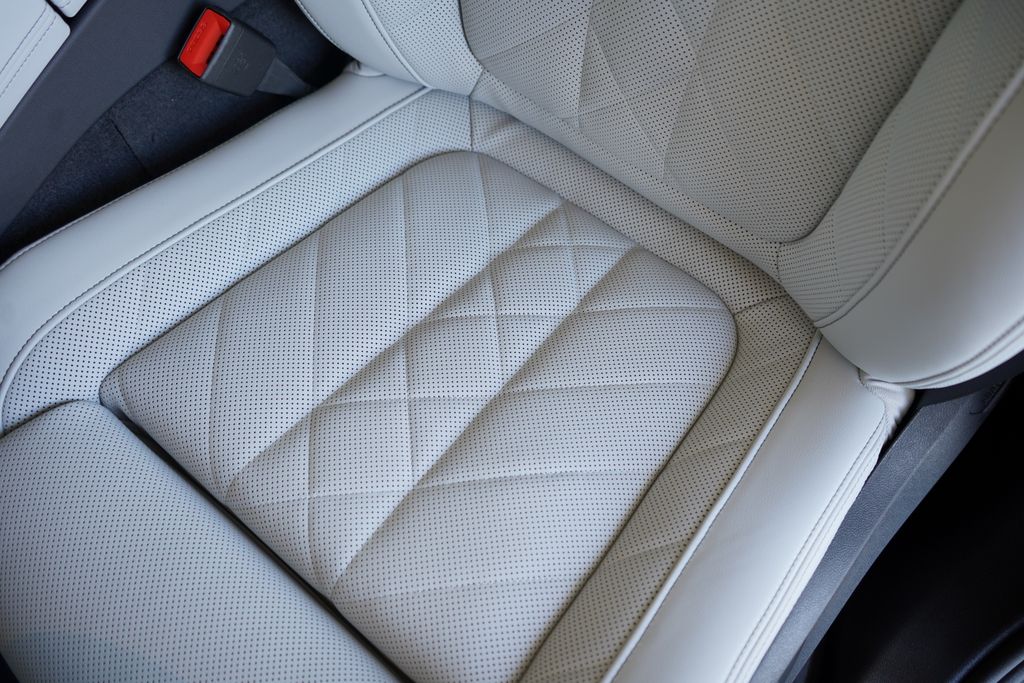 Thumbnail: 2026 BMW X5 - 13