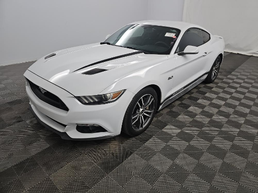 Oxford White 2016 Ford Mustang Coupe Rear-Wheel Drive 6-Speed Automatic
