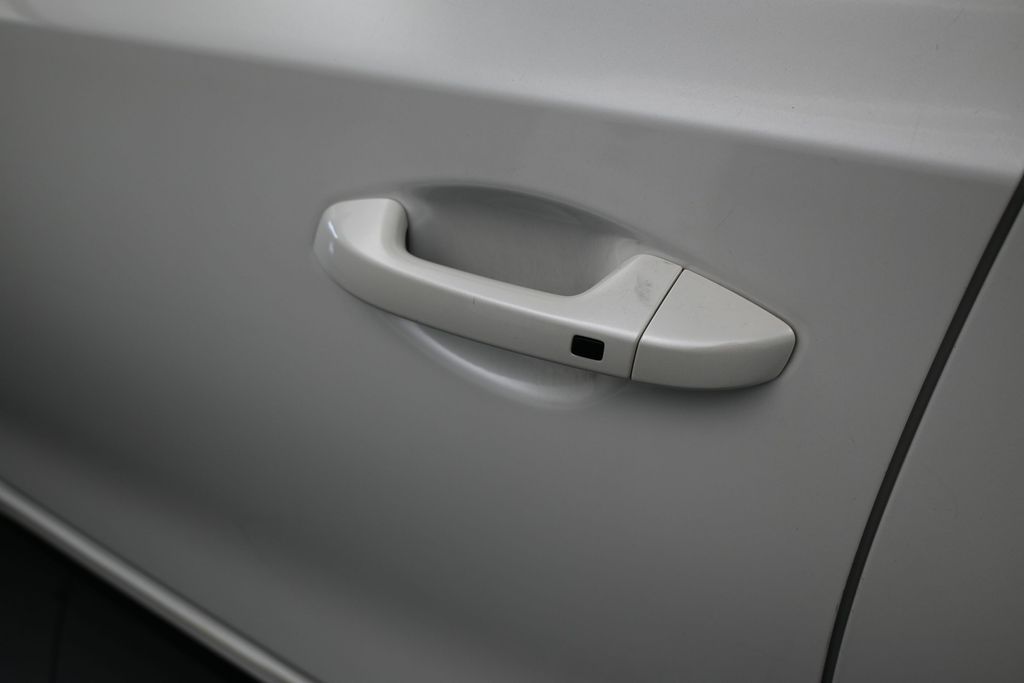 Used 2024 Snow White Pearl Kia GT-Line image 37