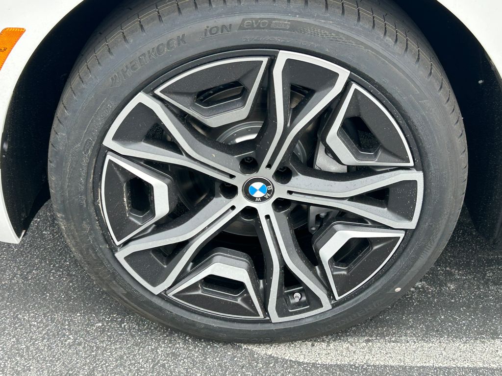 Thumbnail: 2026 BMW iX - 9