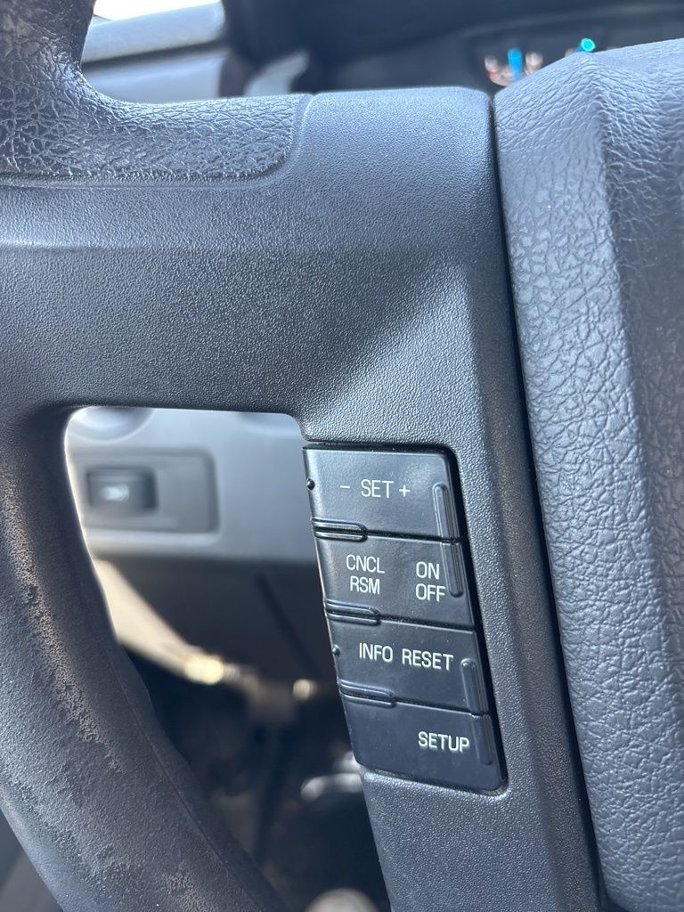 2013 Ford F-150 XLT photo 28