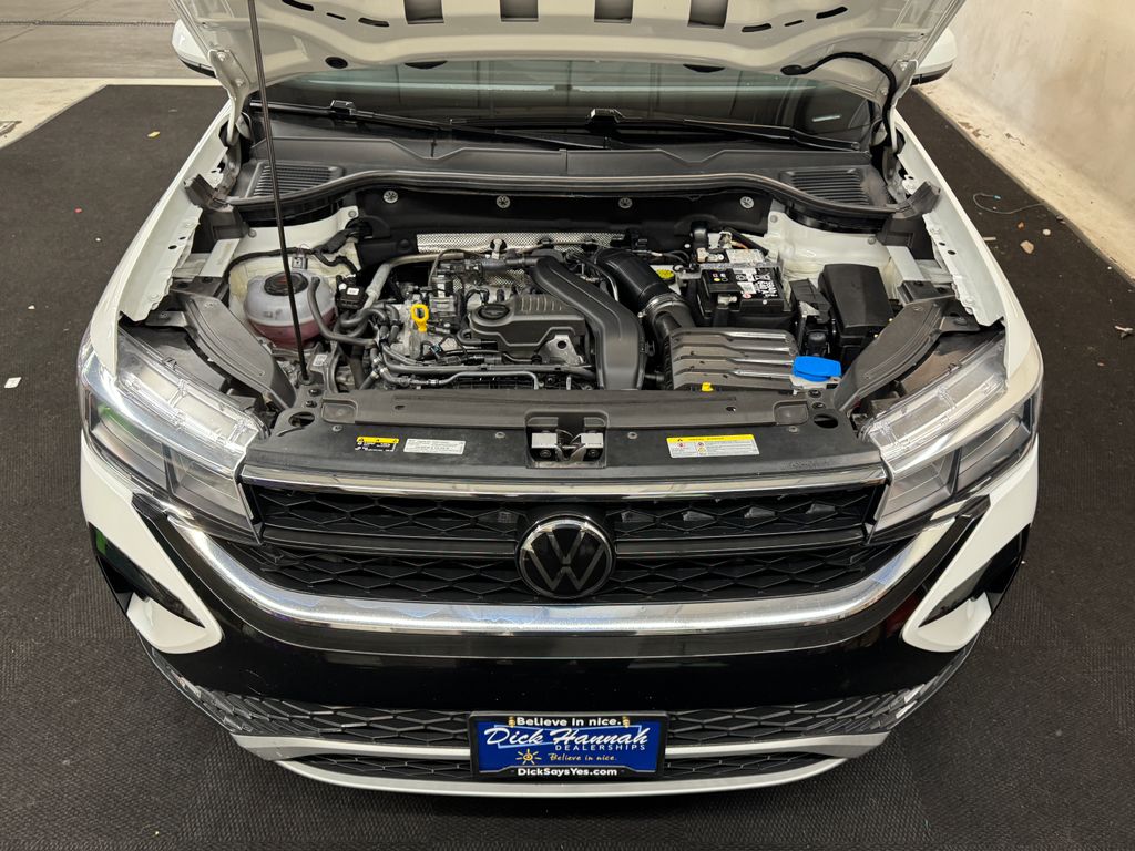2024 Volkswagen Taos 1.5T SE