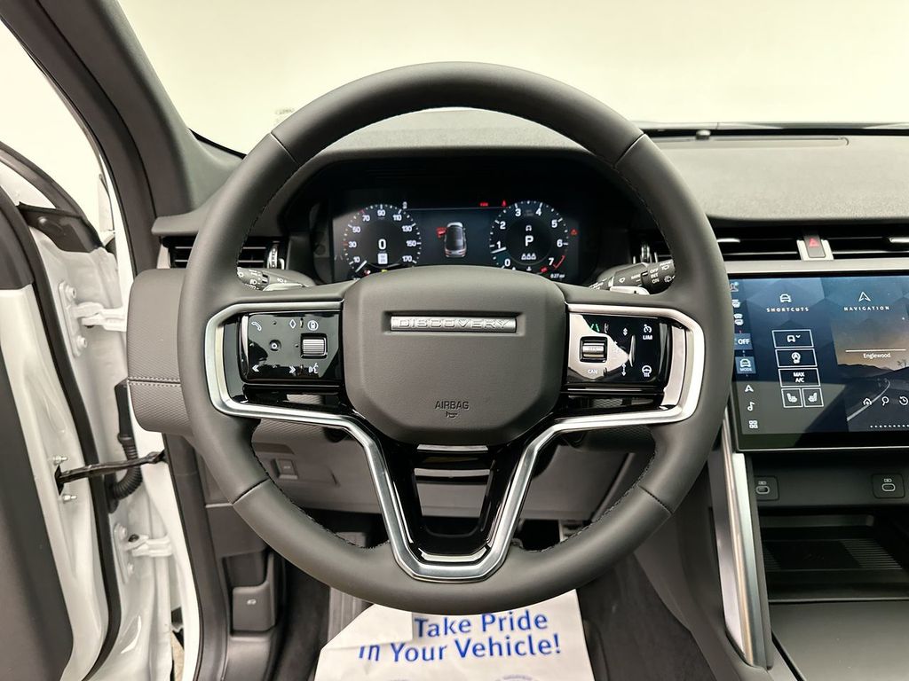Thumbnail: 2025 Land Rover Discovery Sport - 11