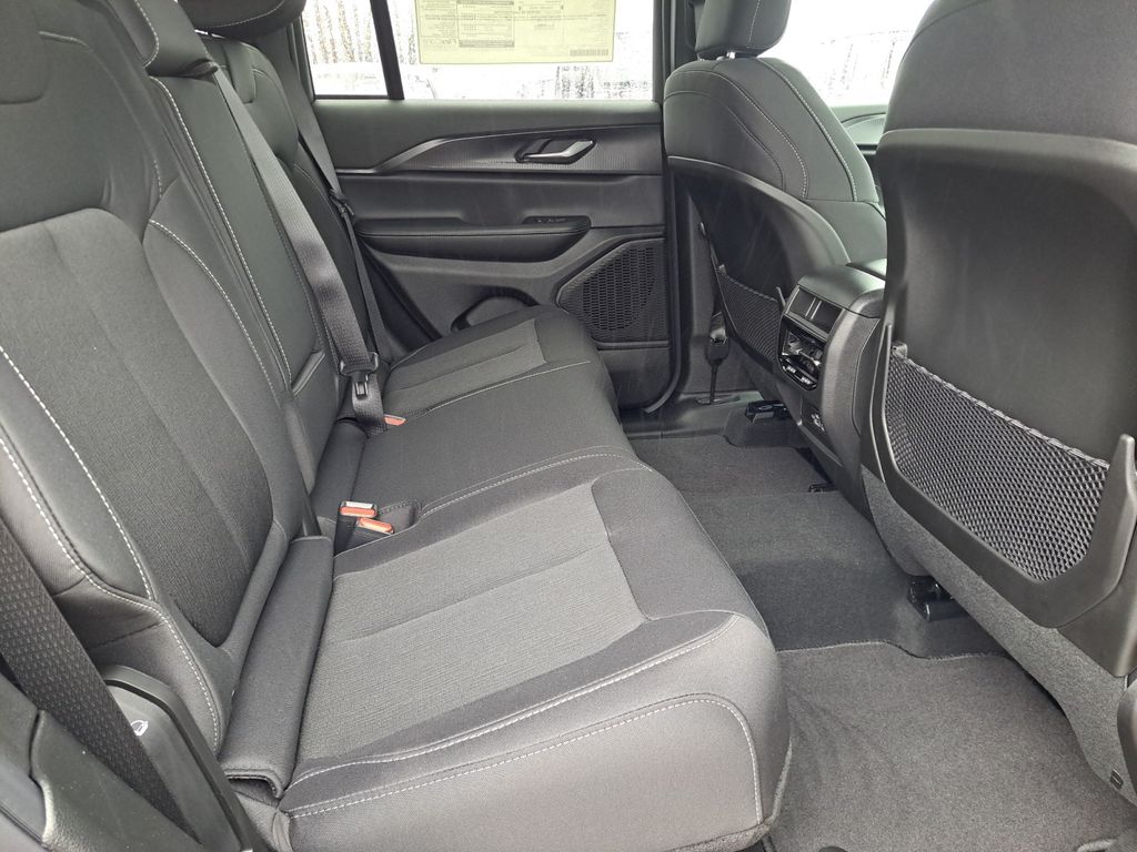 New Car 2025 Jeep Grand Cherokee  Laredo X For Sale Under $35,000 In Austin, Texas