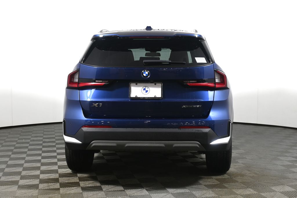 Thumbnail: 2023 BMW X1 - 6