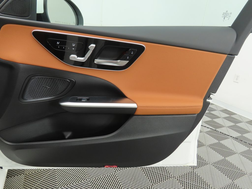 Thumbnail: 2025 Mercedes-Benz C-Class - 25