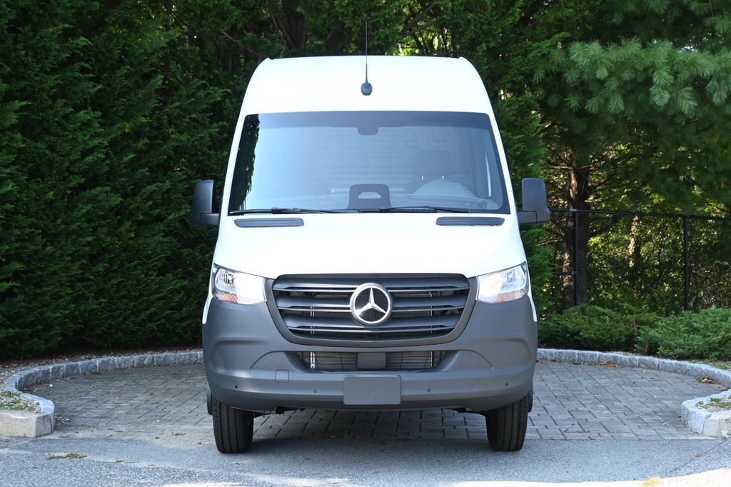 2025 Mercedes-Benz Sprinter 3500 10