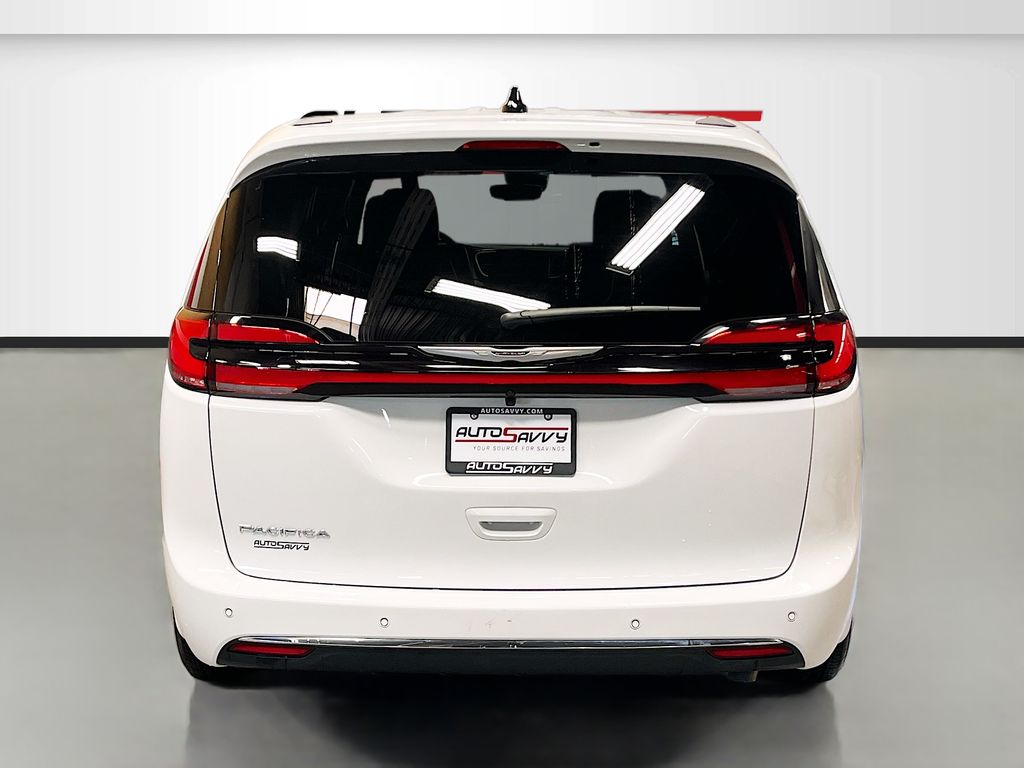 Used 2026 Bright White Clearcoat Chrysler Select image 6