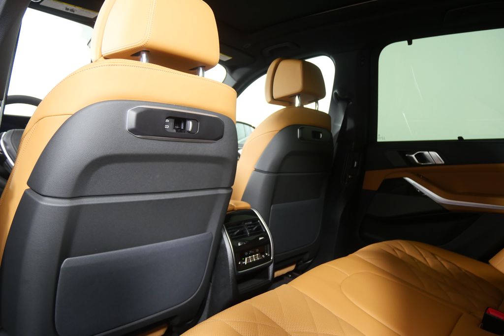 Thumbnail: 2026 BMW X5 - 16