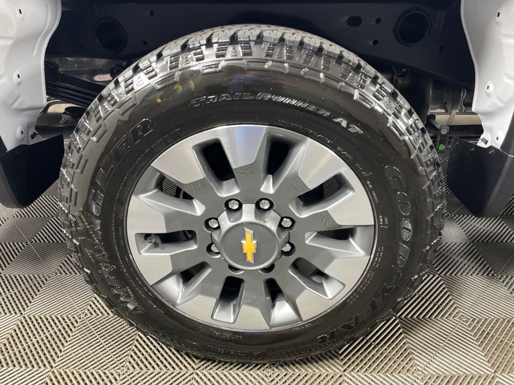 Thumbnail: 2026 Chevrolet Silverado 2500 - 17
