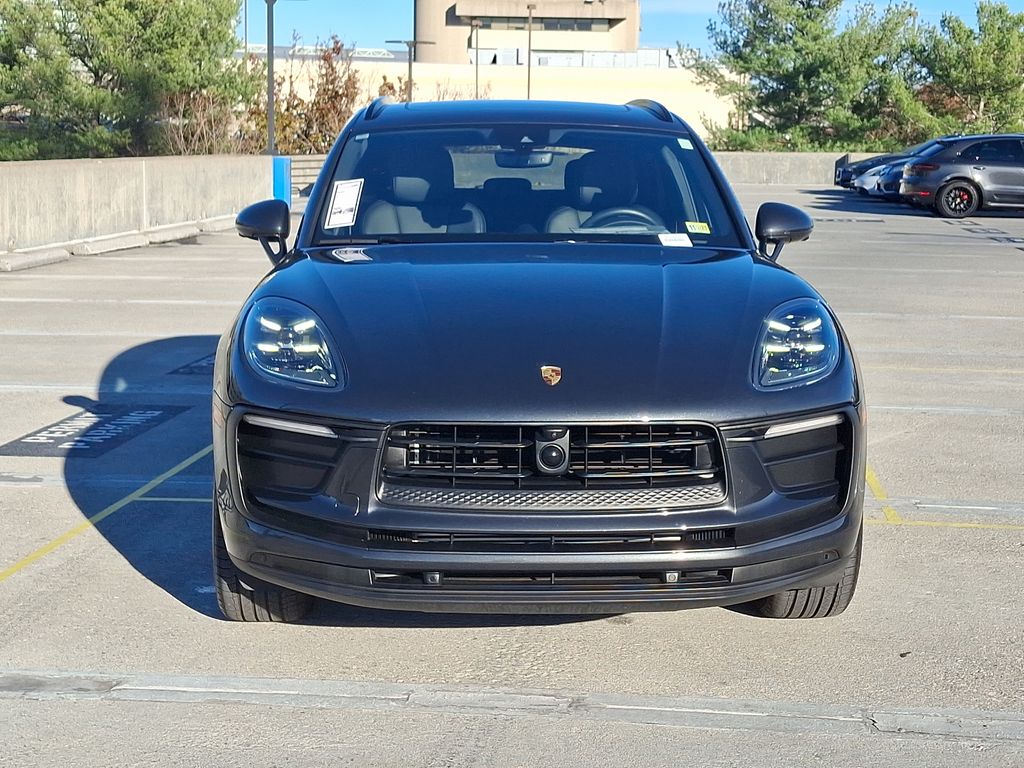 2024 Porsche Macan  2