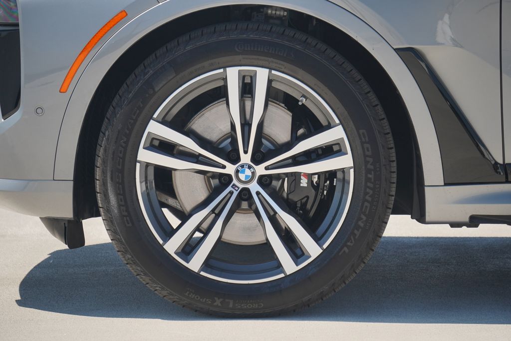 Thumbnail: 2025 BMW X7 - 5