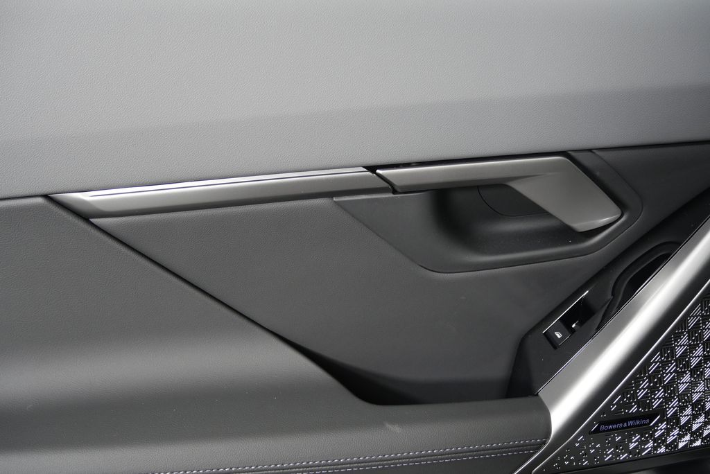 2025 BMW i5 M60 13