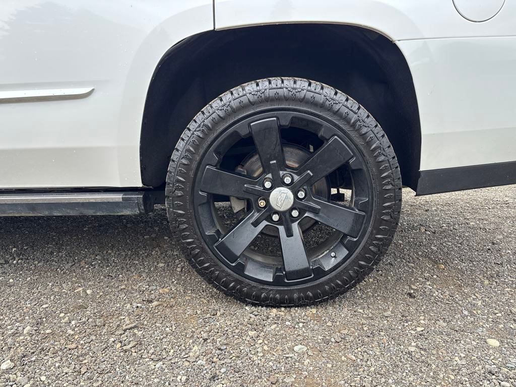 2019 Crystal White Tricoat Cadillac Escalade Platinum Edition 4X4 SUV