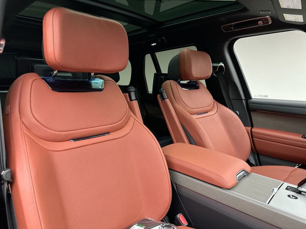 Thumbnail: 2026 Land Rover Range Rover - 18