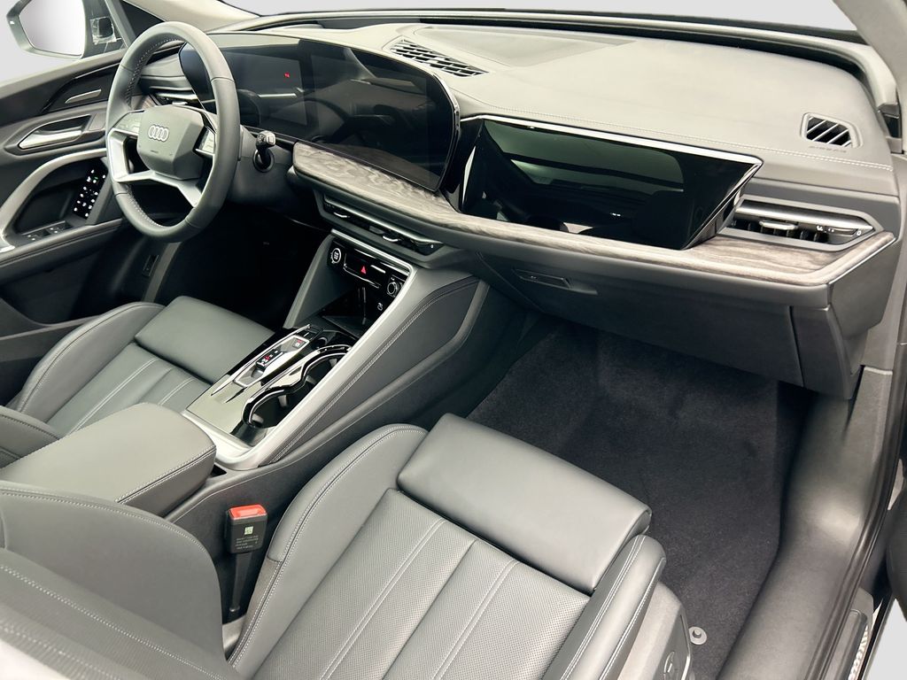 Thumbnail: 2025 Audi Q5 - 17