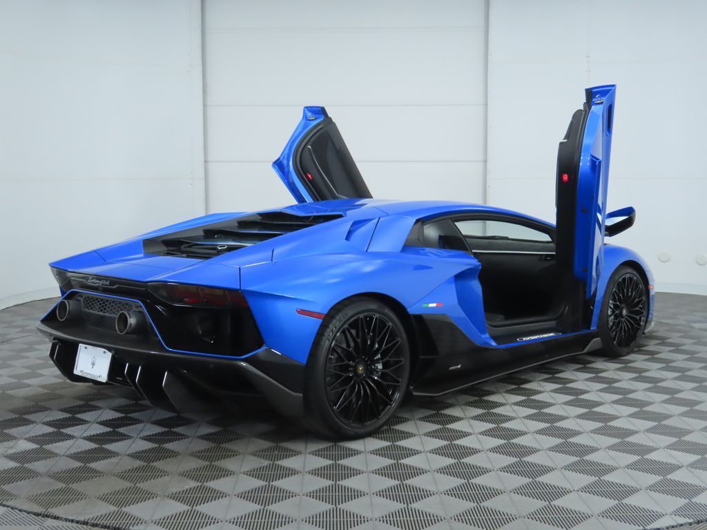 2022 Lamborghini Aventador  13