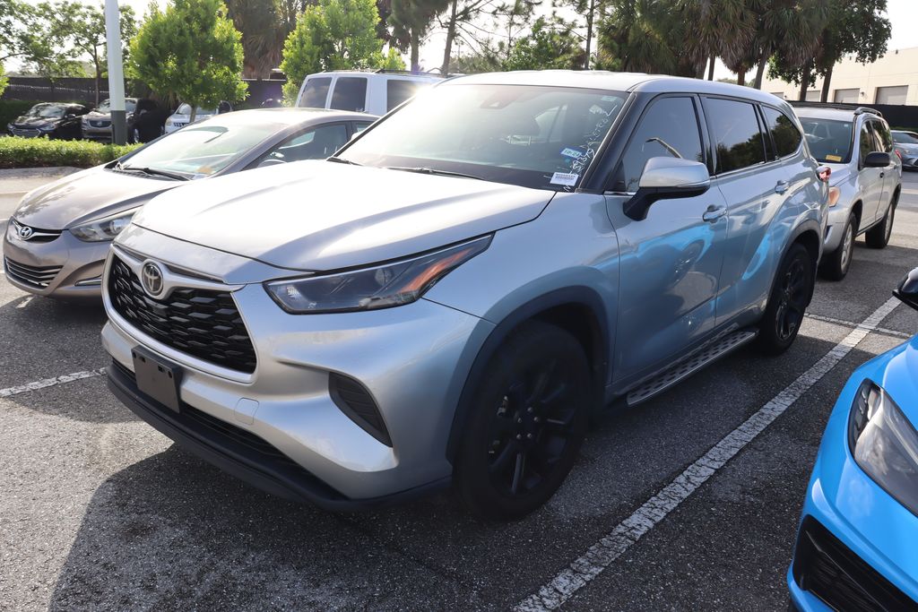 Thumbnail: 2022 Toyota Highlander - 1