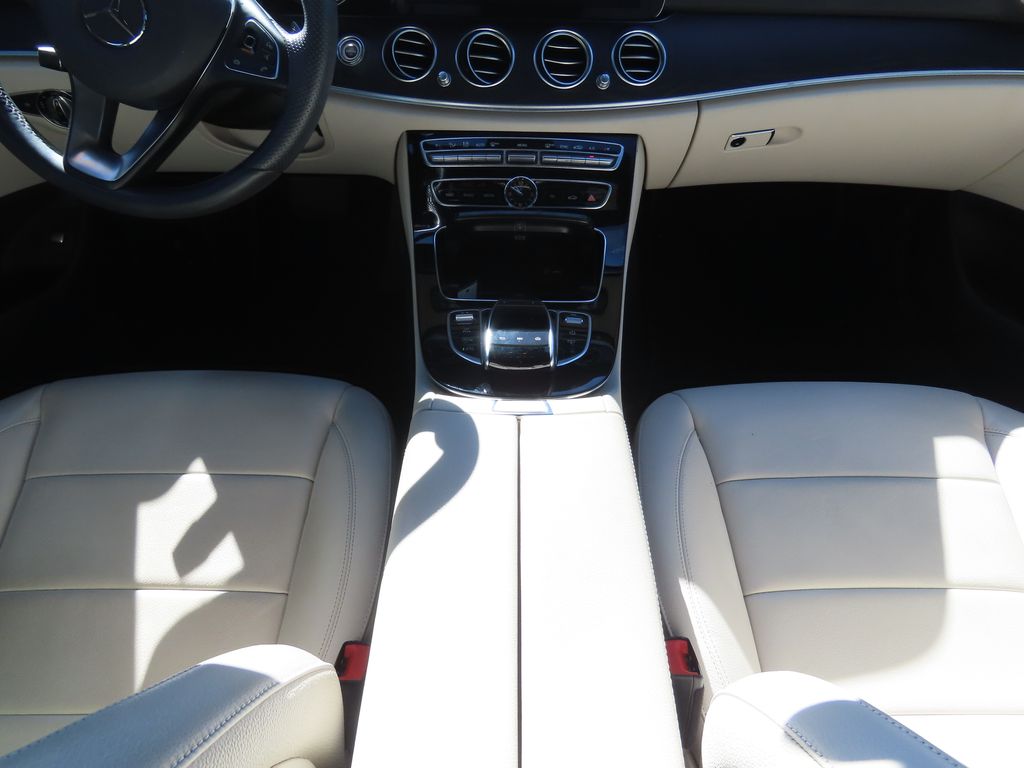 Thumbnail: 2017 Mercedes-Benz E-Class - 9