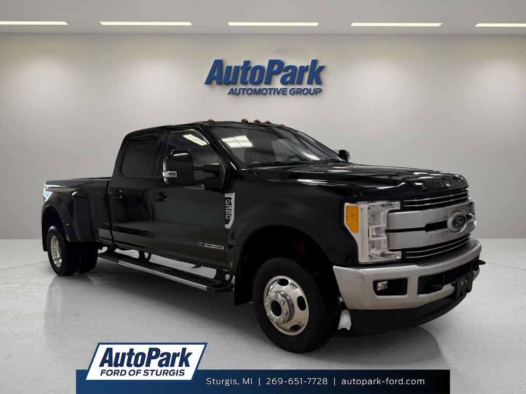 2017 Ford F-350 Super Duty Lariat Crew Cab LB DRW 4WD