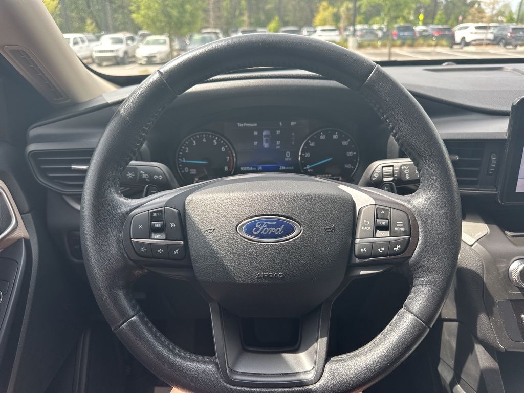 2020 Agate Black Metallic Ford Explorer XLT RWD SUV