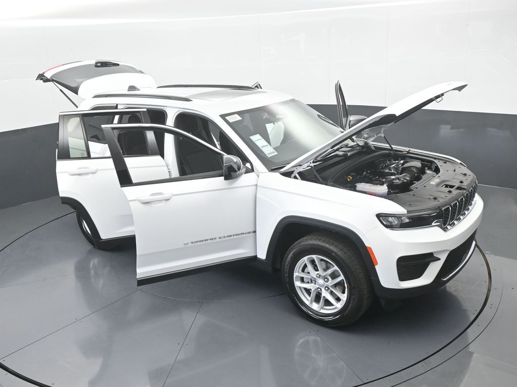 New 2025 Bright White Clearcoat Jeep Laredo image 69