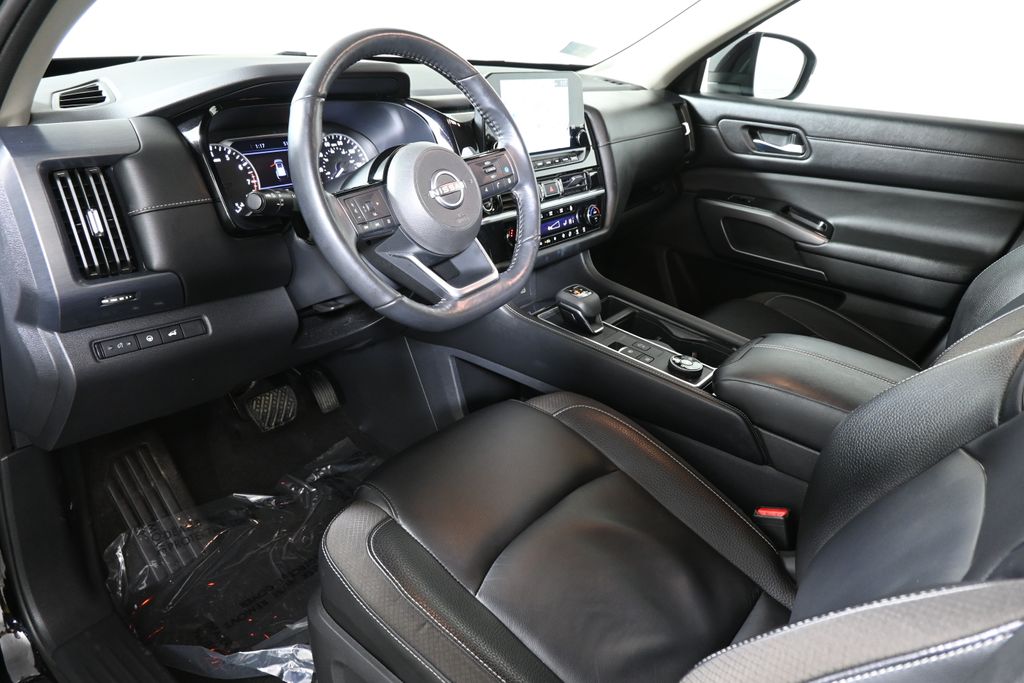 Thumbnail: 2023 Nissan Pathfinder - 13