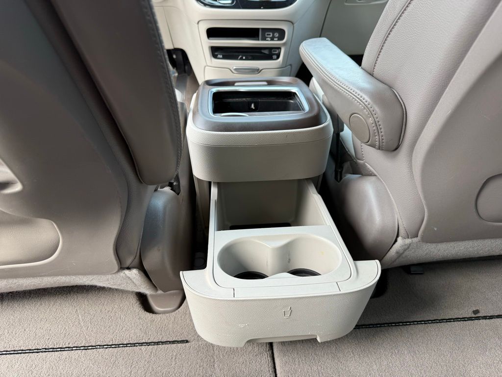 Thumbnail: 2017 Chrysler Pacifica - 25