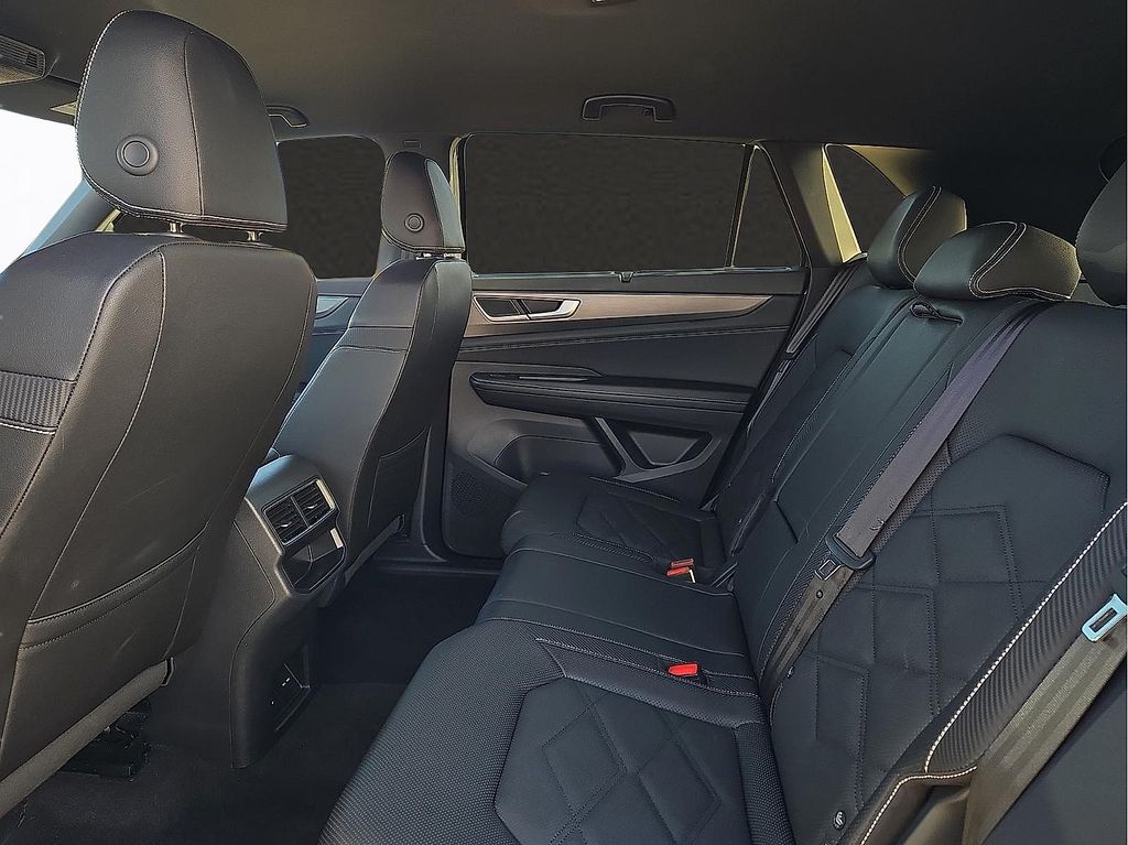 Used 2025 Volkswagen Atlas Cross Sport 2.0T SE w/Technology For Sale in Farmington, AR