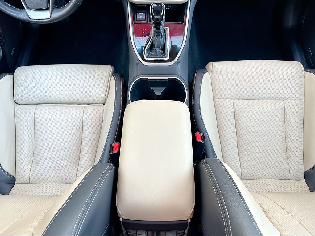 Thumbnail: 2022 Subaru Outback - 16