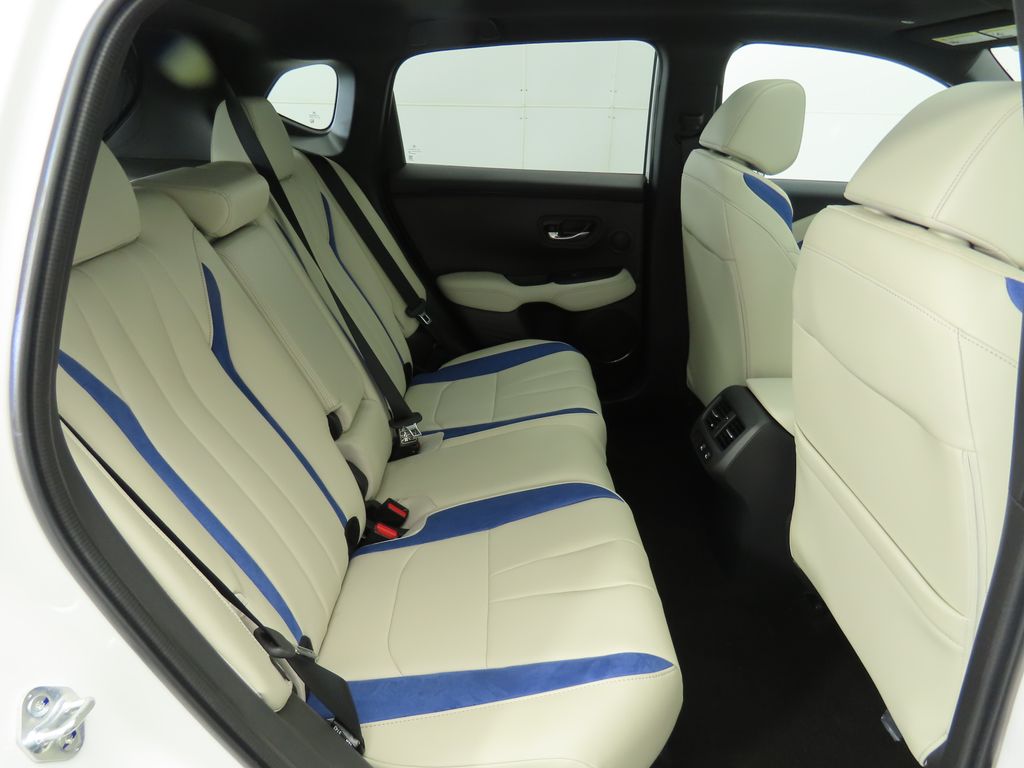 Thumbnail: 2025 Acura ADX - 23