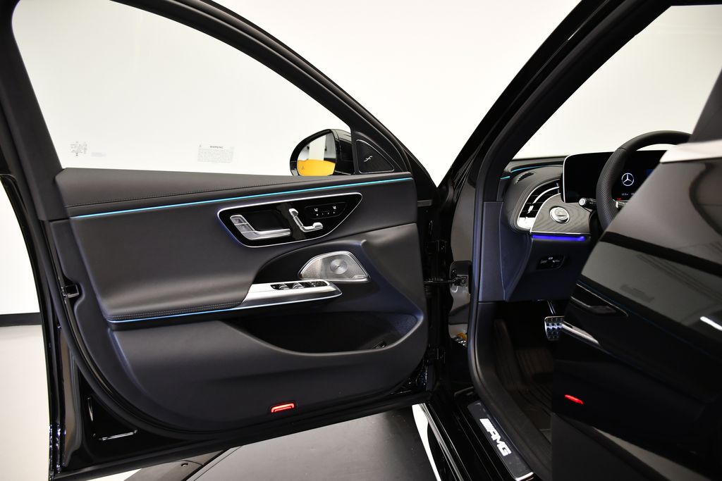 Thumbnail: 2026 Mercedes-Benz E-Class - 32