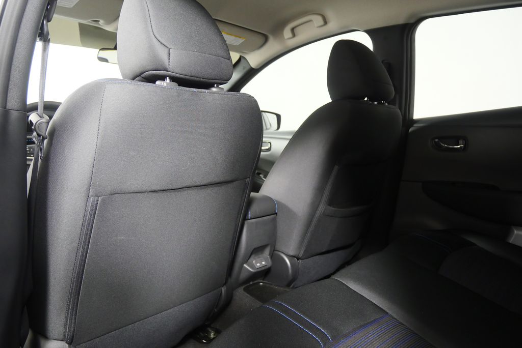 Thumbnail: 2022 Nissan Leaf - 16